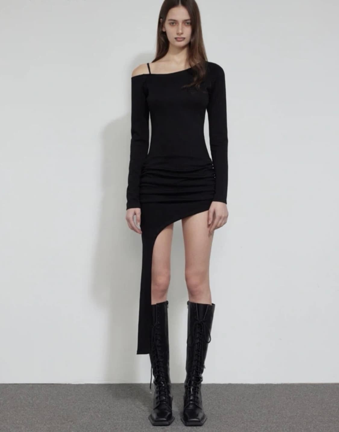 보헤미안서울 /  CURVED HEM MINI DRES 상품이미지1