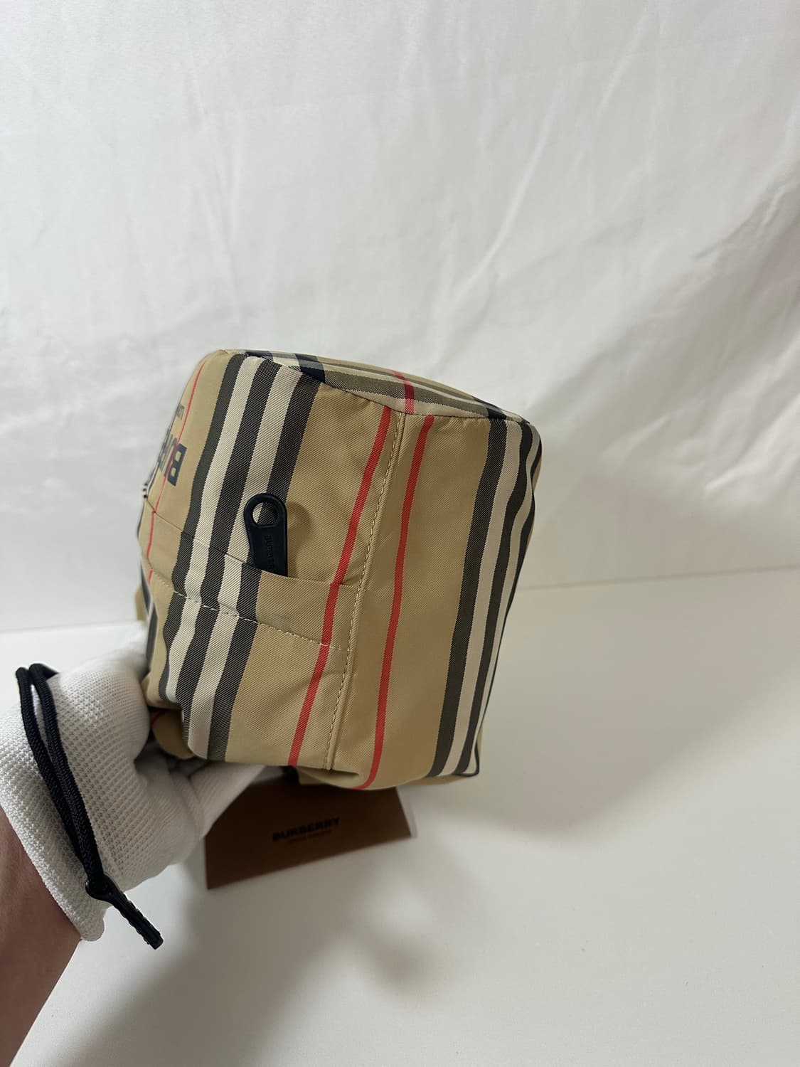 버버리 레터링 드로우스트링 포이백 (OS) 상품이미지6