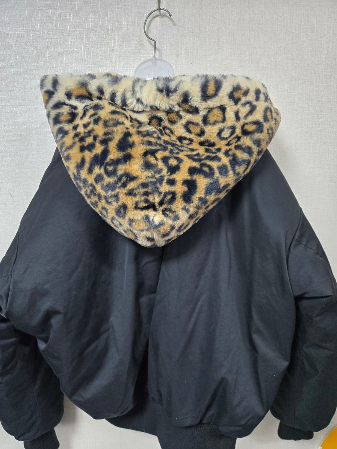 Guess 게스 블랙 호피 하트 패딩 레오파드 잠바 상품이미지3