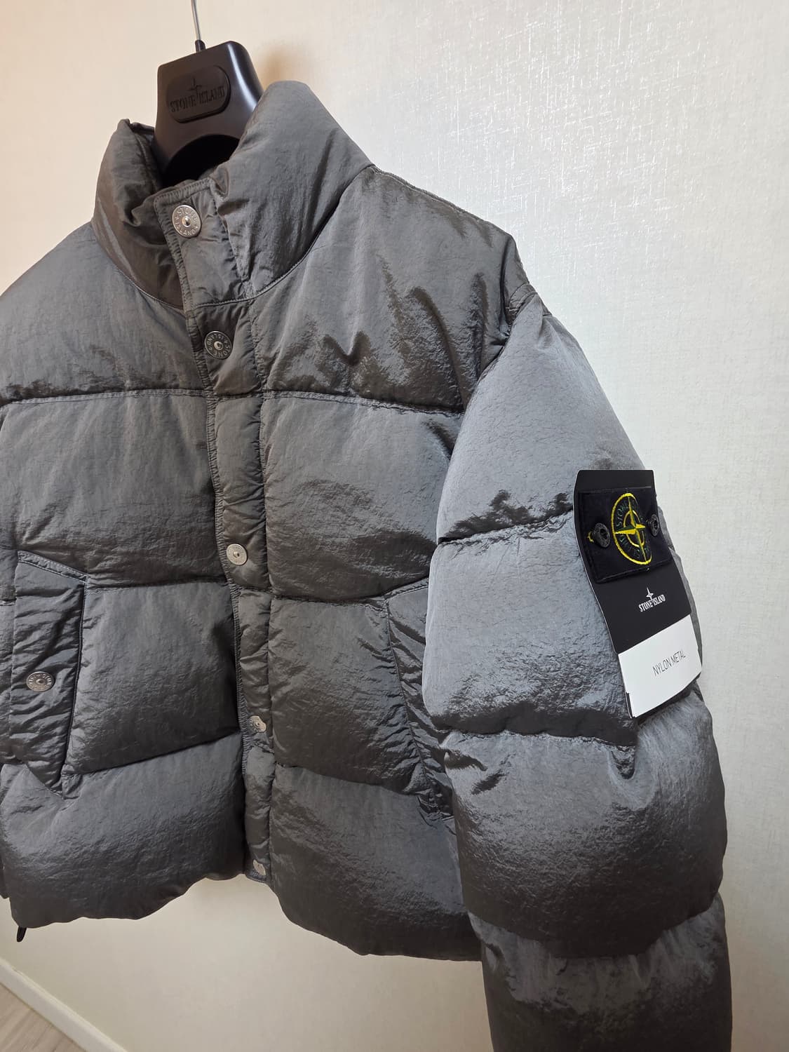25FW 스톤아일랜드 나일론메탈 패딩 익스클루시브 상품이미지2
