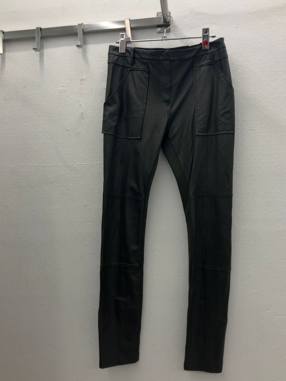 bcbgmaxazria 그린 레더코팅 배색원단 스키니 상품이미지2