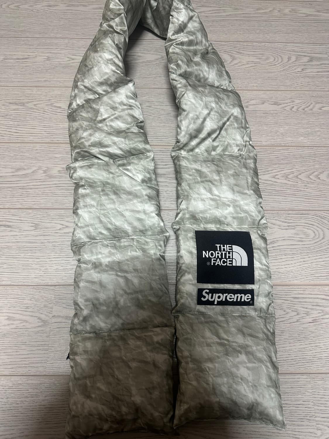 슈프림 노스페이스 페이퍼 프린트700필다운 스카프 상품이미지3