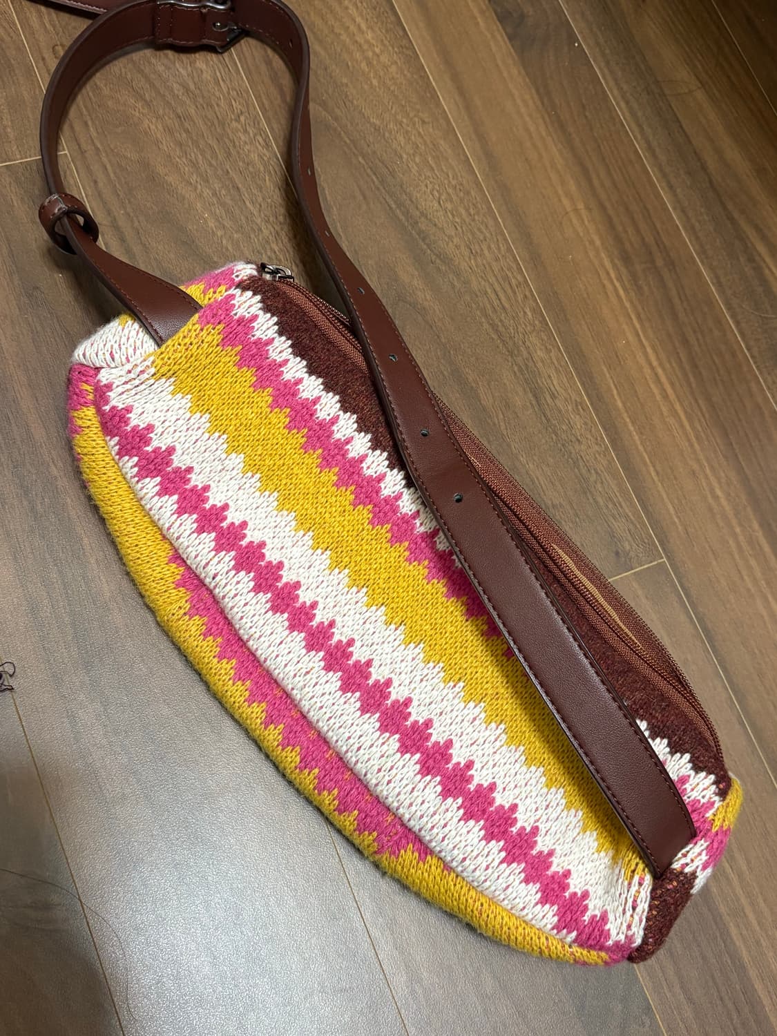 미수아바흐브 써스데이아일랜드 니트 가방 상품이미지6