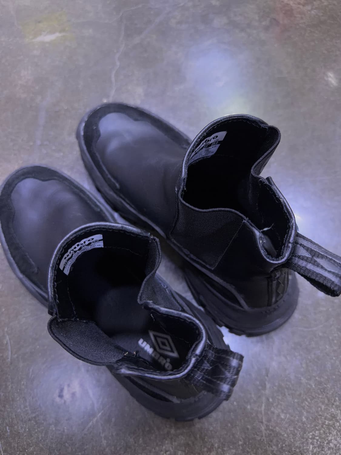 엄브로 헤이크 미드컷 첼시부츠 블랙 250 상품이미지8