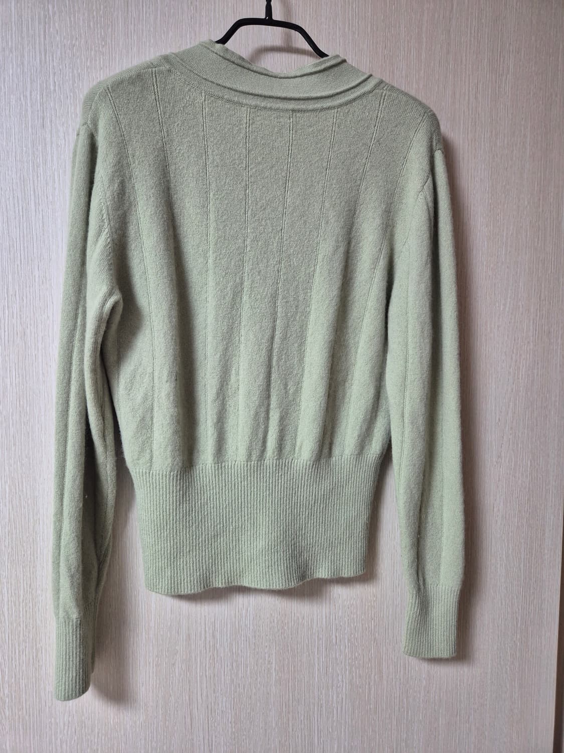 (정품) 산드로 V넥 니트 스웨터  캐시미어니트 23년 상품이미지4