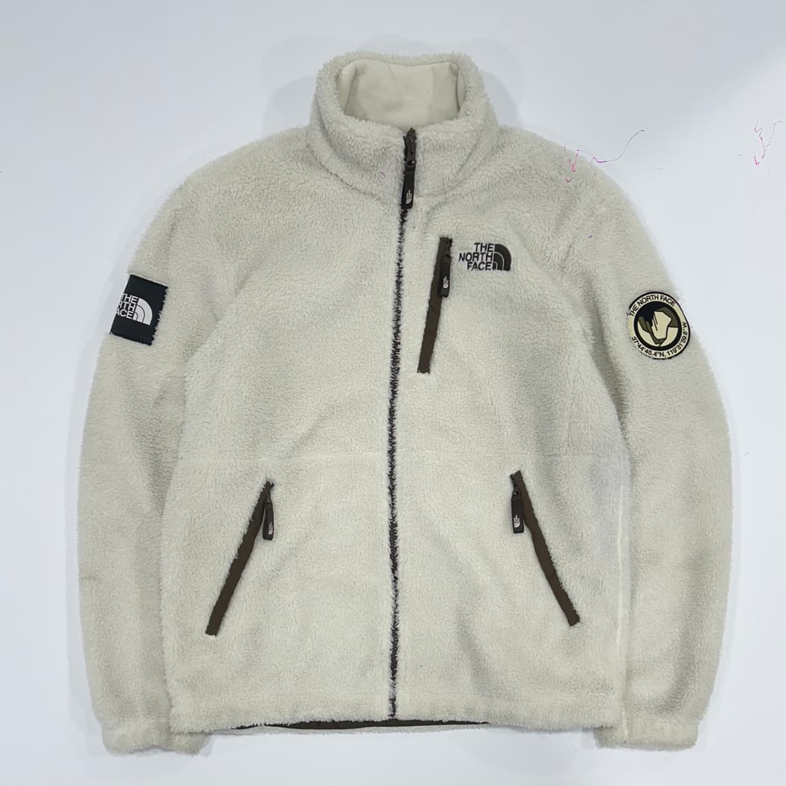 The north face 노스페이스 브라운로고 아이보리 후리스 상품이미지3