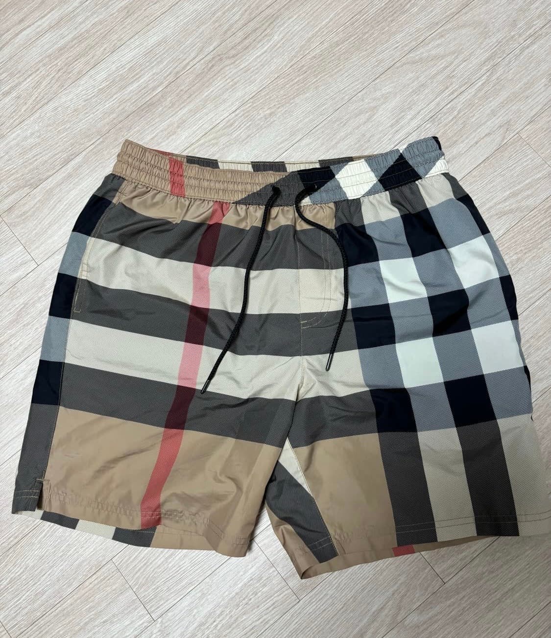 버버리 반바지 상품이미지1