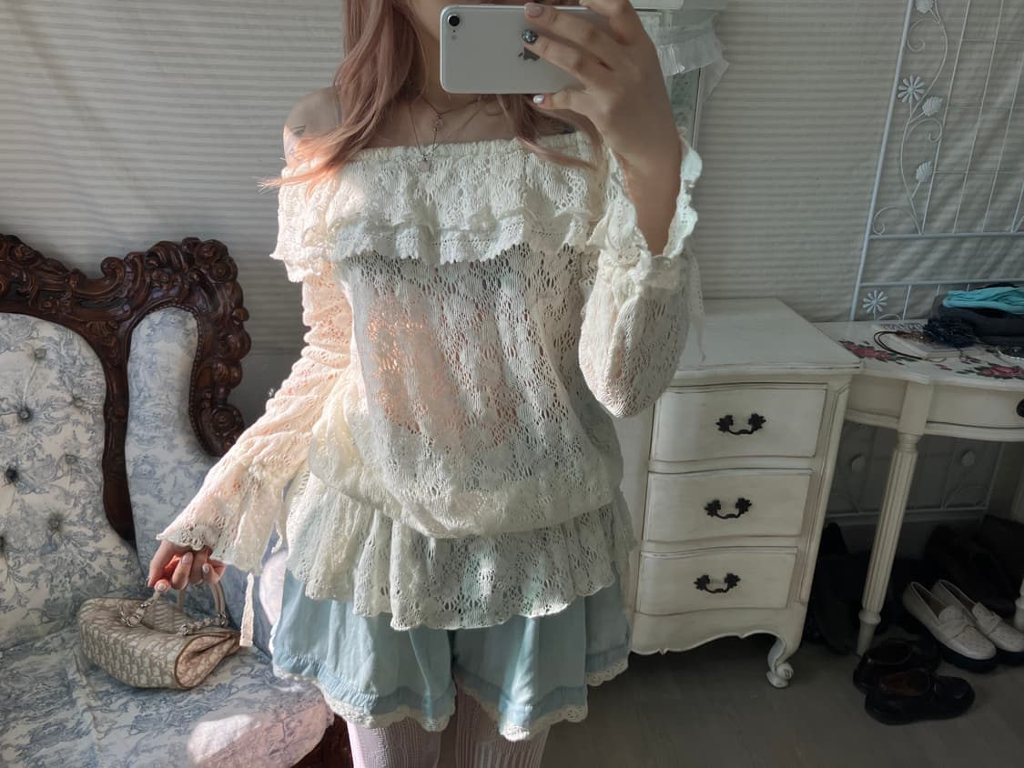 리즈리사 아이보리 레이스 오프숄더 블라우스 상품이미지4