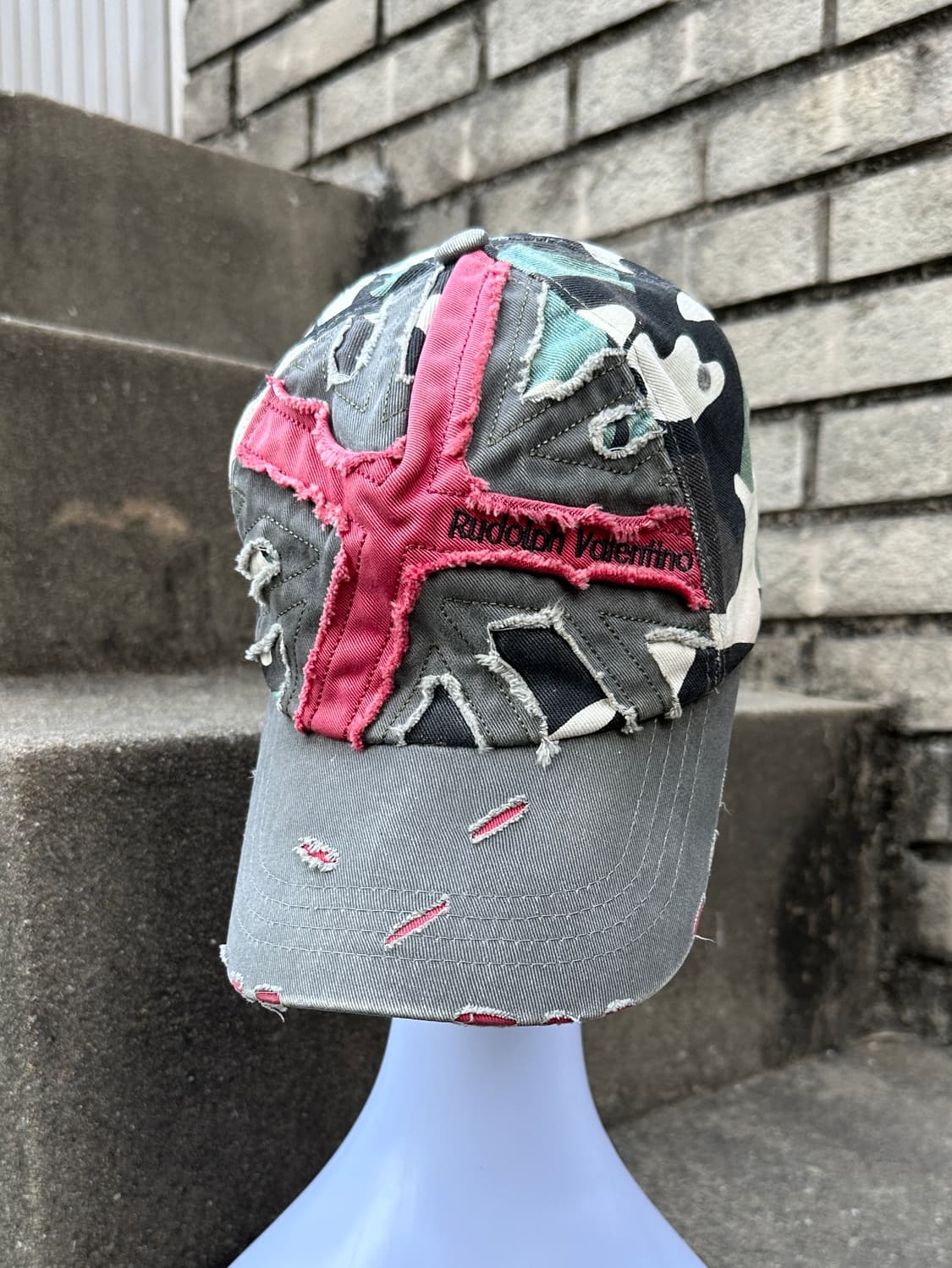 90s Rudolph Valentino camo red cross cap 상품이미지1