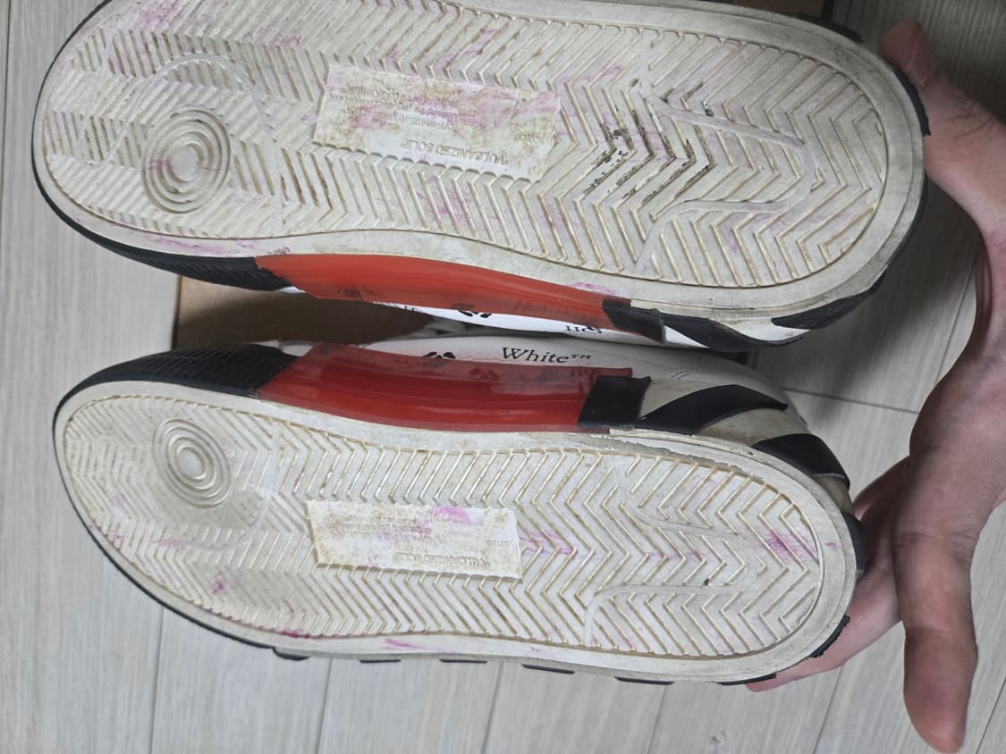 오프화이트 스니커즈 41사이즈 상품이미지4