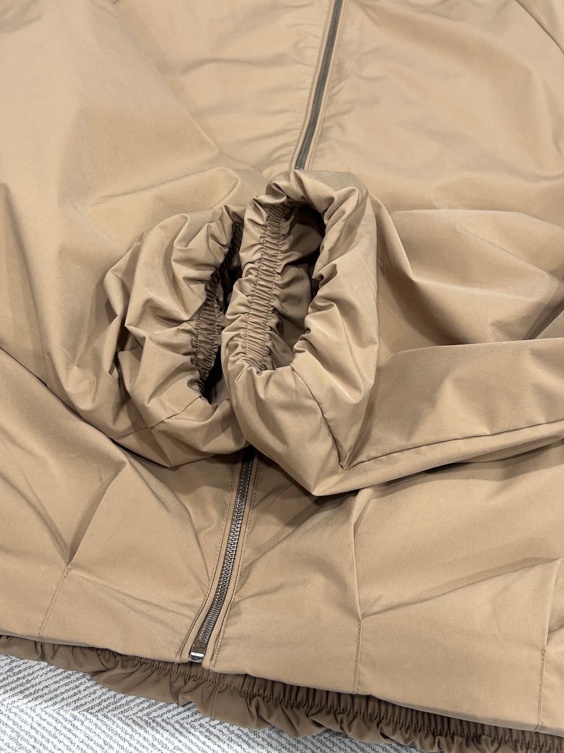 아뜰리에마졸리 베이지 셔링 바람막이 집업 자켓 여성 66 상품이미지8