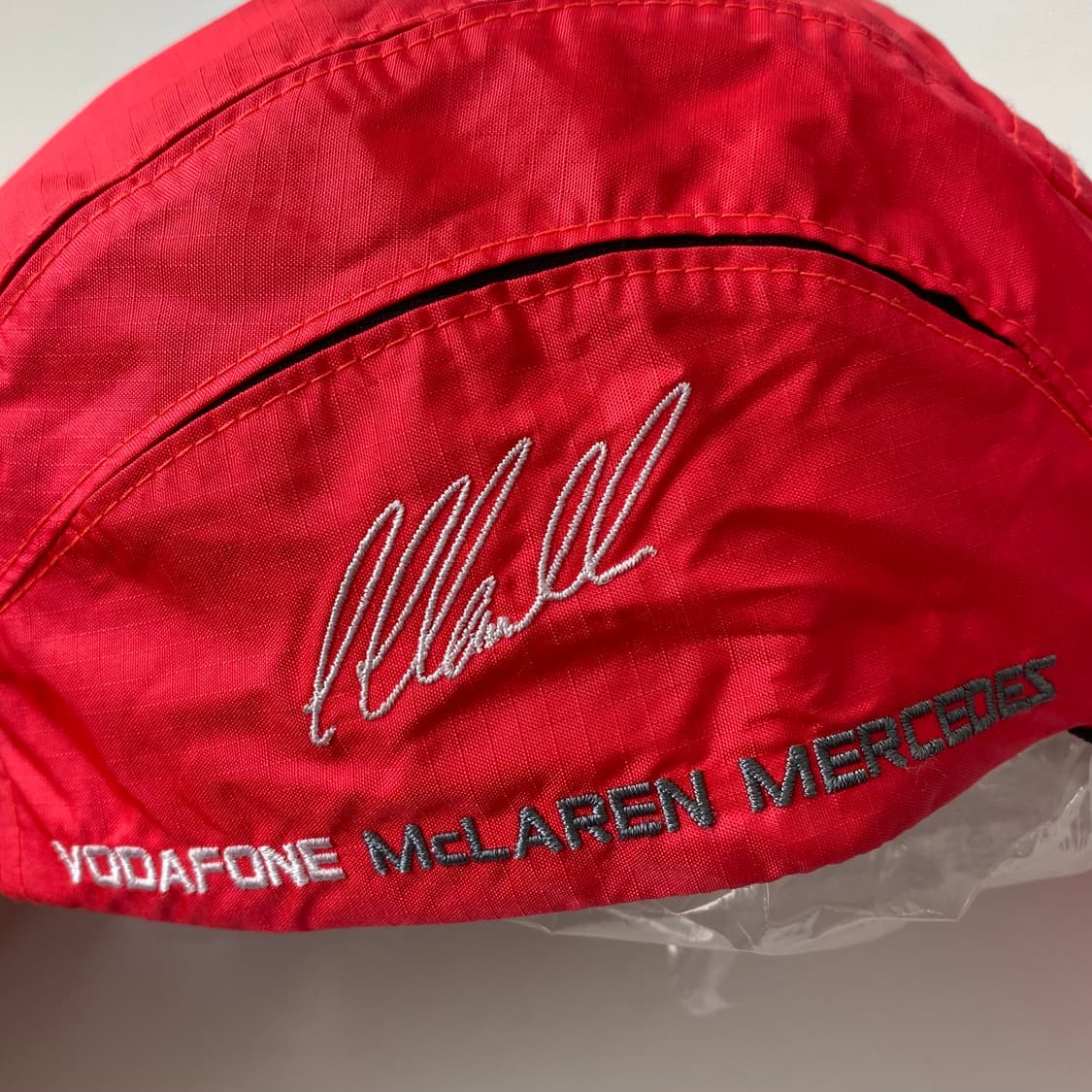 보다폰 맥라렌 메르세데스 F1 팀 캡 - 레드 상품이미지3