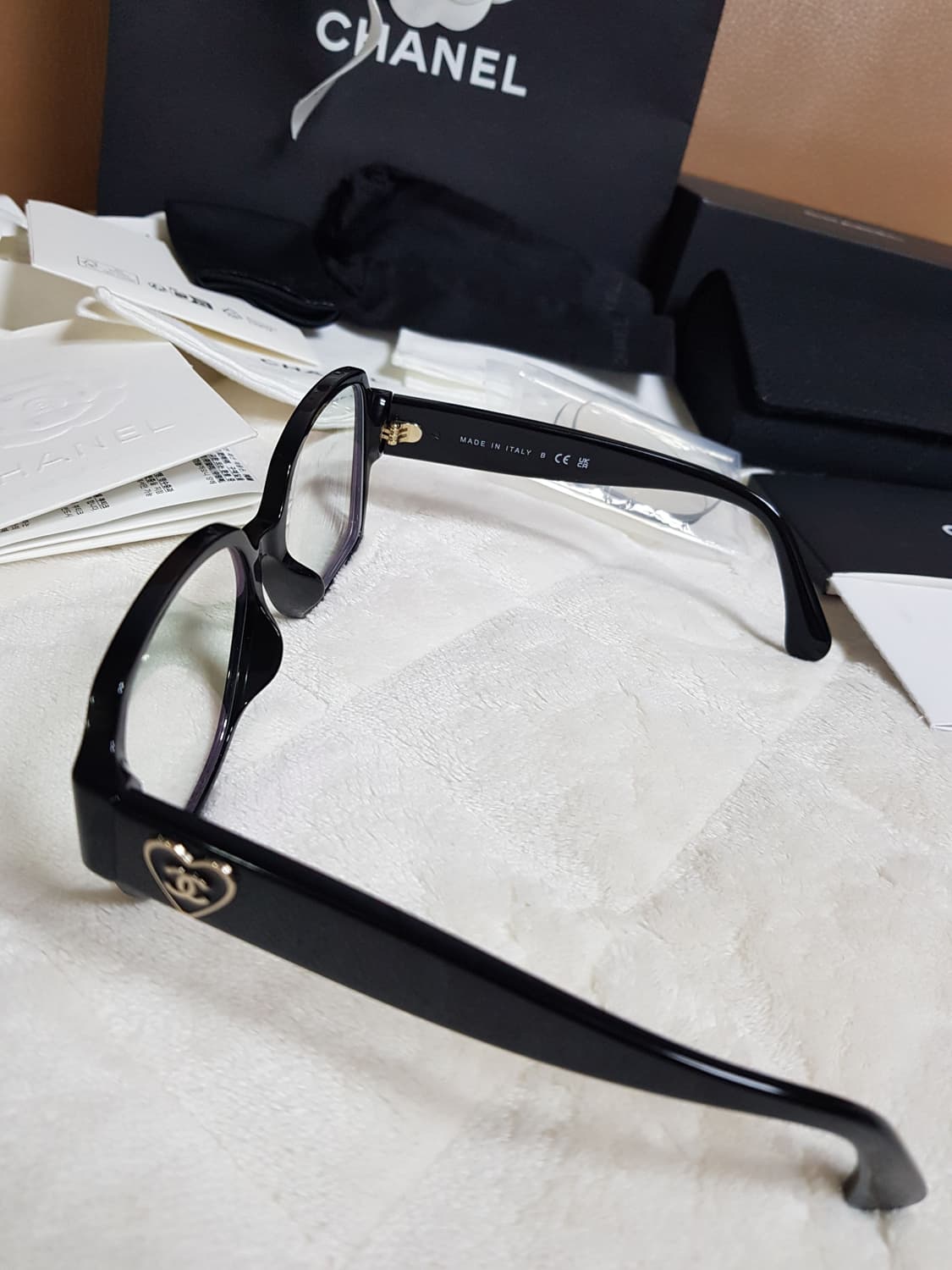 샤넬 하트 스퀘어 블루라이트 안경 블랙 상품이미지4