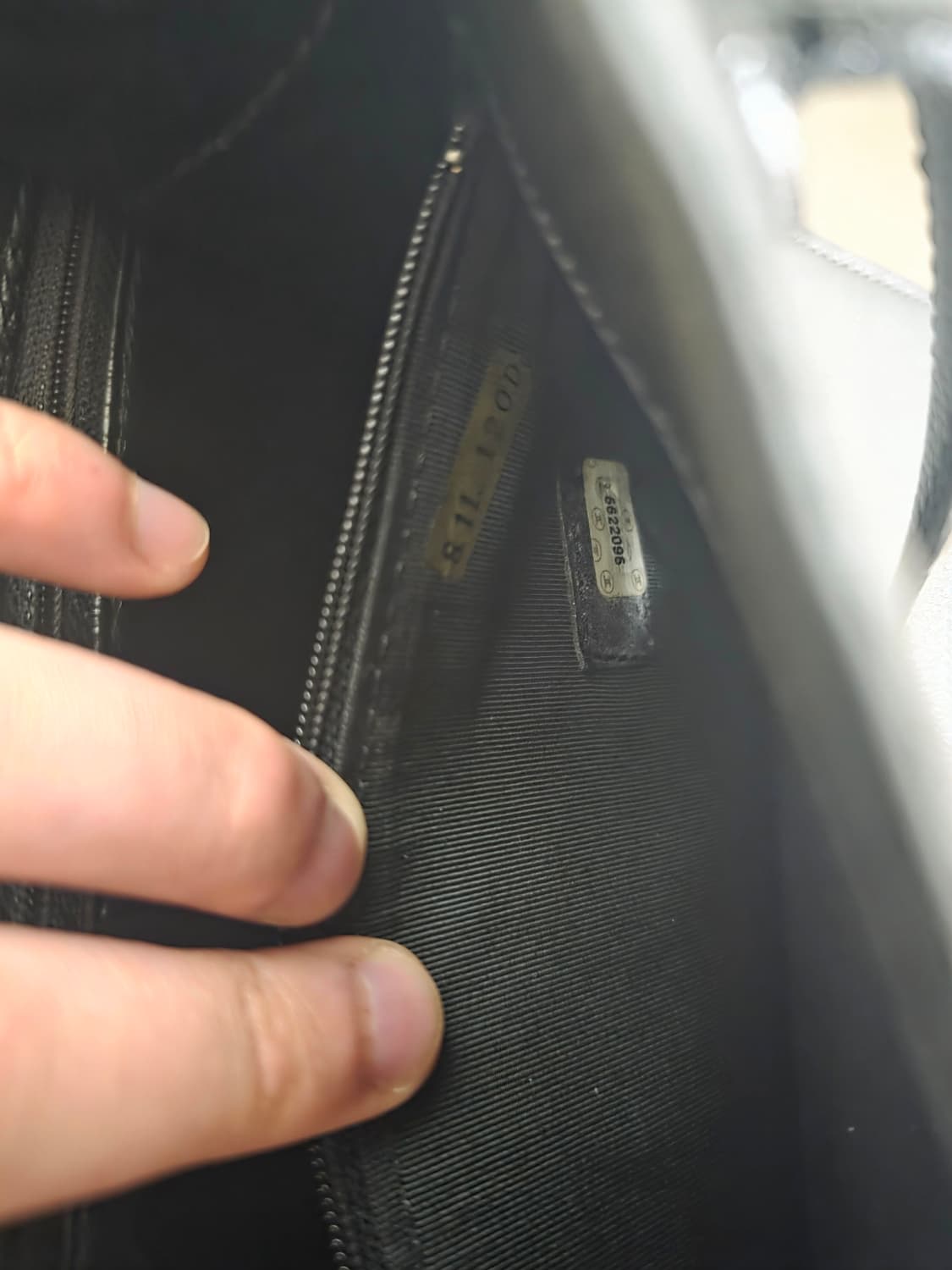 정품 샤넬 미듐 가죽 토트백 컨디션 good 상품이미지4