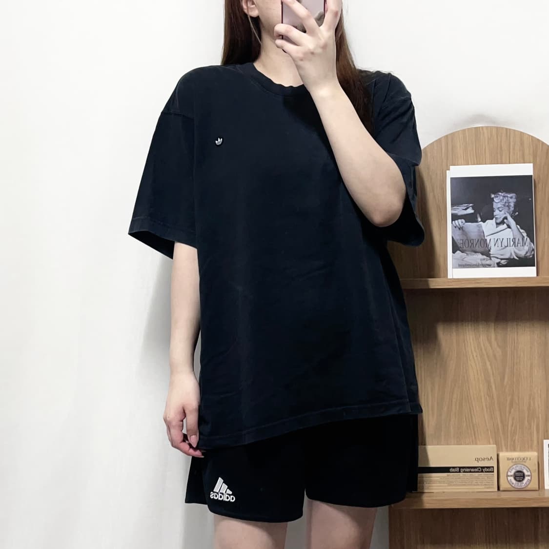 [정품] 아디다스 블랙 스몰 패치로고 반팔티 [ L ] 상품이미지2