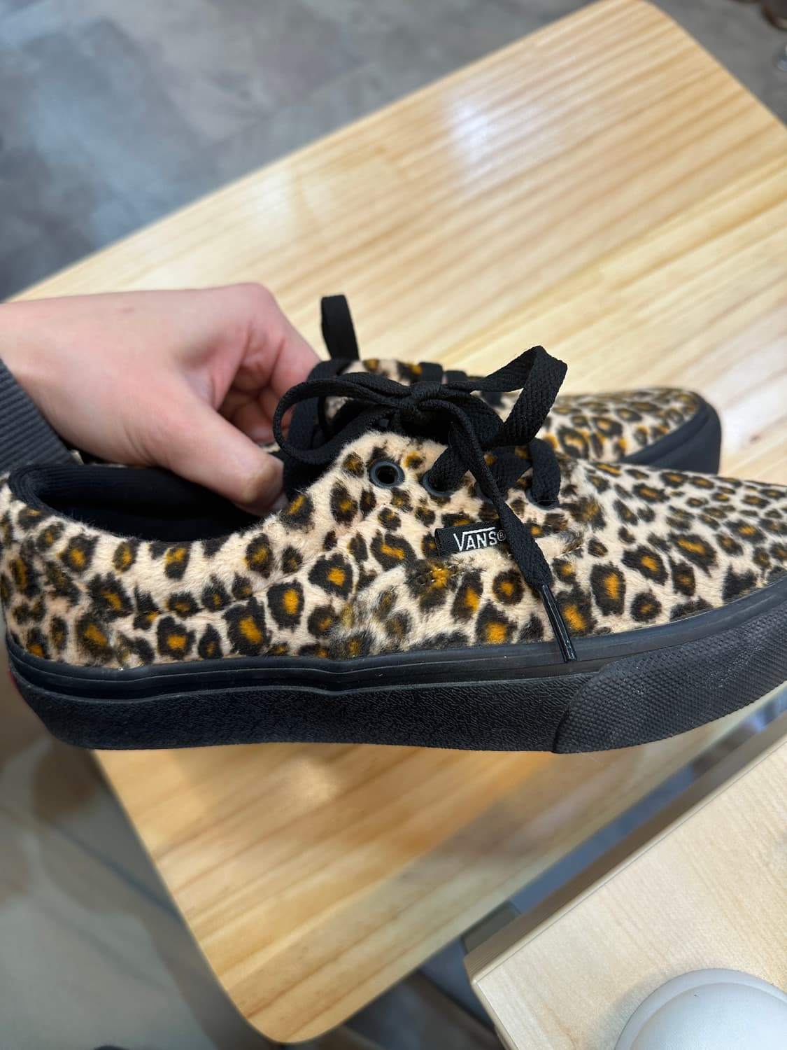 225) 반스 에라 블랙 레오파드 퍼 스니커즈 상품이미지2