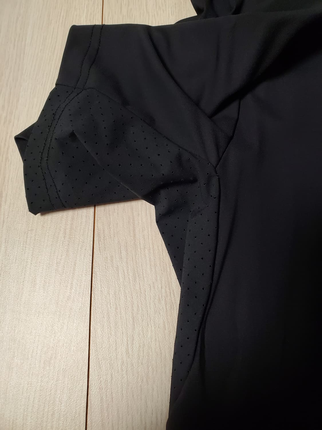 다이나핏 러닝 트레이닝 기능성 반팔티 사이즈105 xl

약간의 사용감  상품이미지7