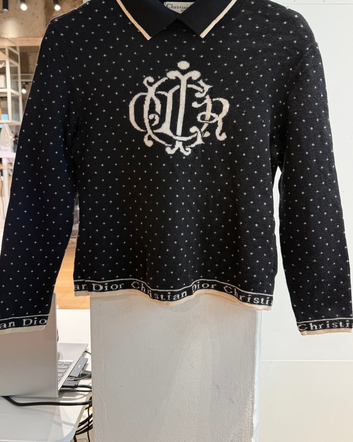 크리스찬 디올 스포츠 블랙 도트패턴 카라넥 니트  상품이미지6