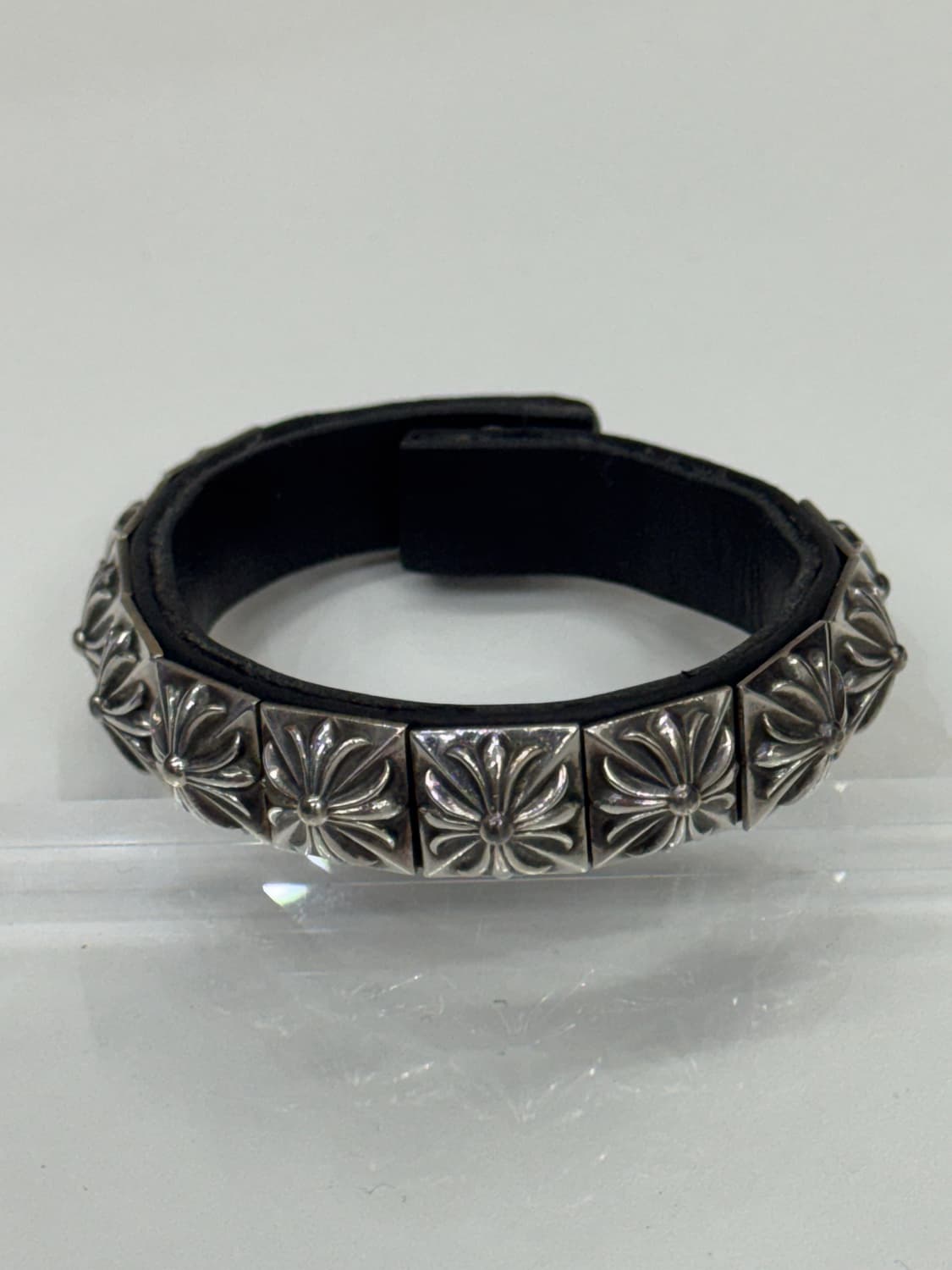 크롬하츠 피라미드 레더 팔찌 상품이미지2