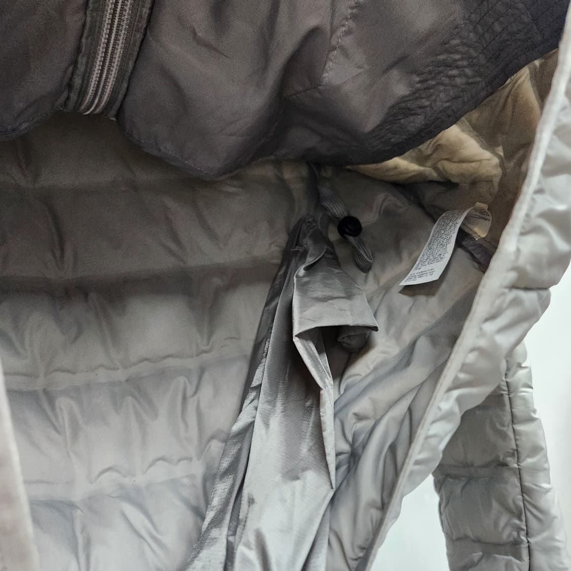 유니클로 다운 경량패딩(패딩주머니 O)  M 상품이미지4