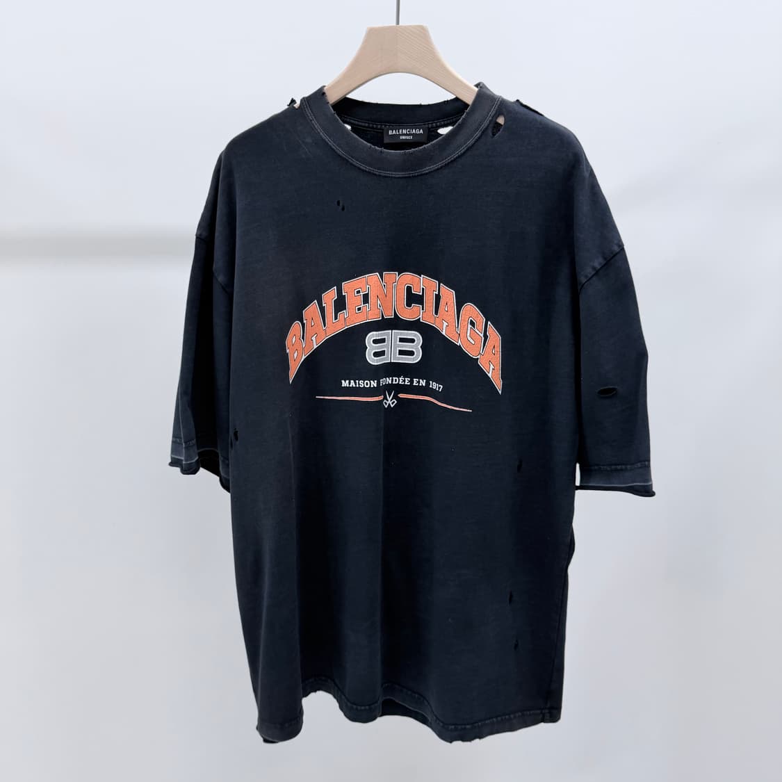 [S+급/L] 발렌시아가 메종 로고 빈티지 반팔 티셔츠 상품이미지1