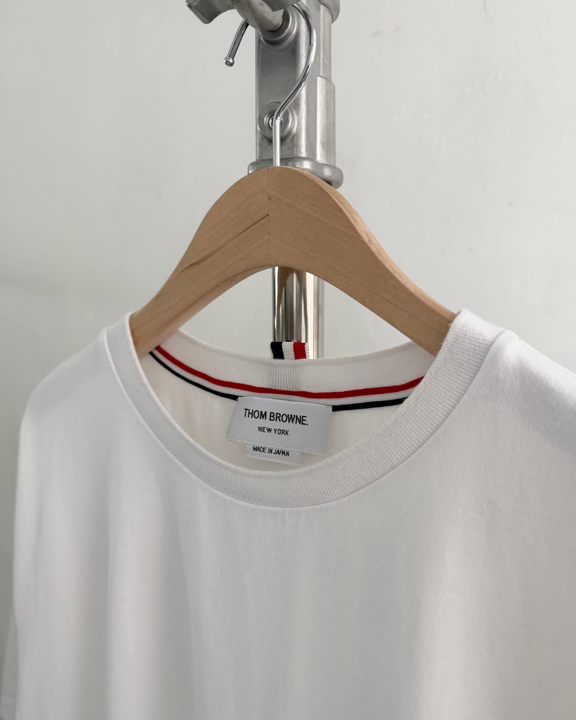Thom Browne 톰브라운 티셔츠 화이트컬러 상품이미지2