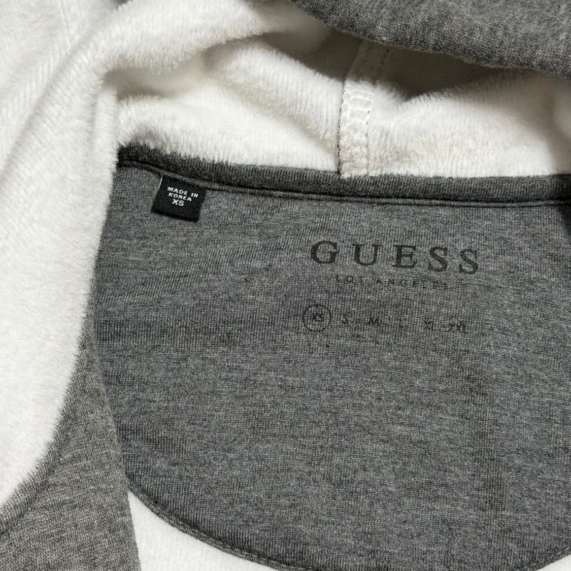 10s GUESS 부클 아플리케 플리스 후드 집업 상품이미지4