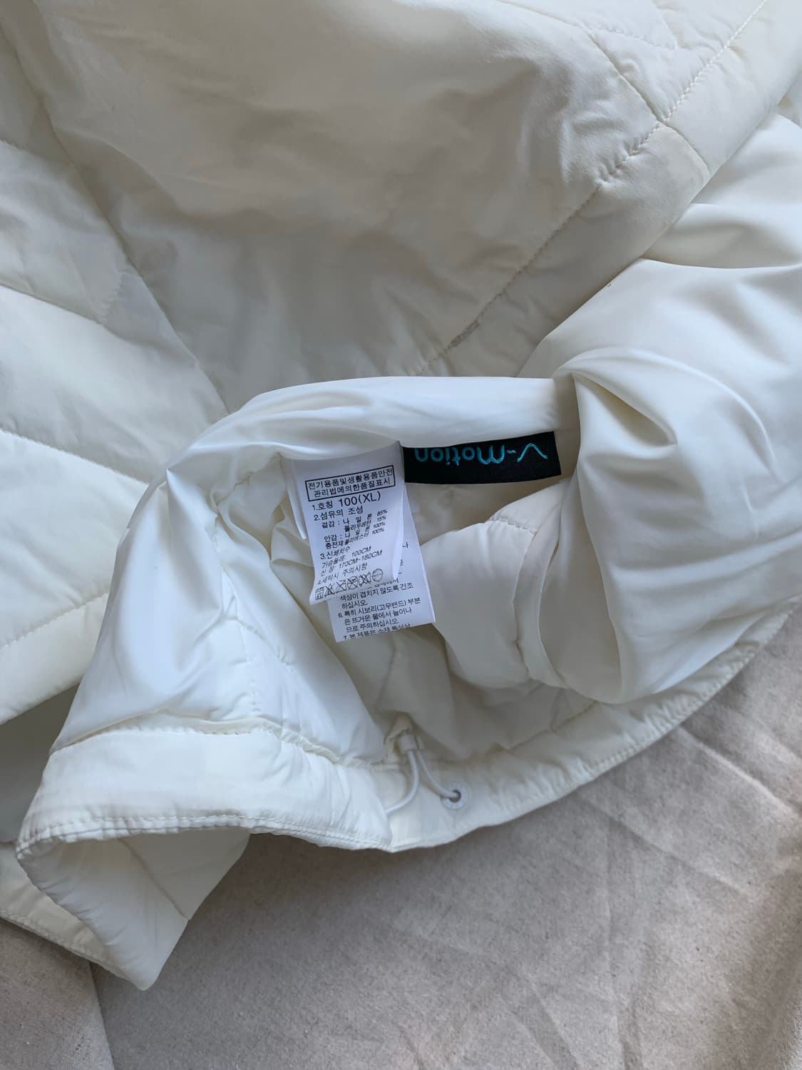 노스페이스 V-Motion 로고 화이트 경량 패딩 상품이미지8