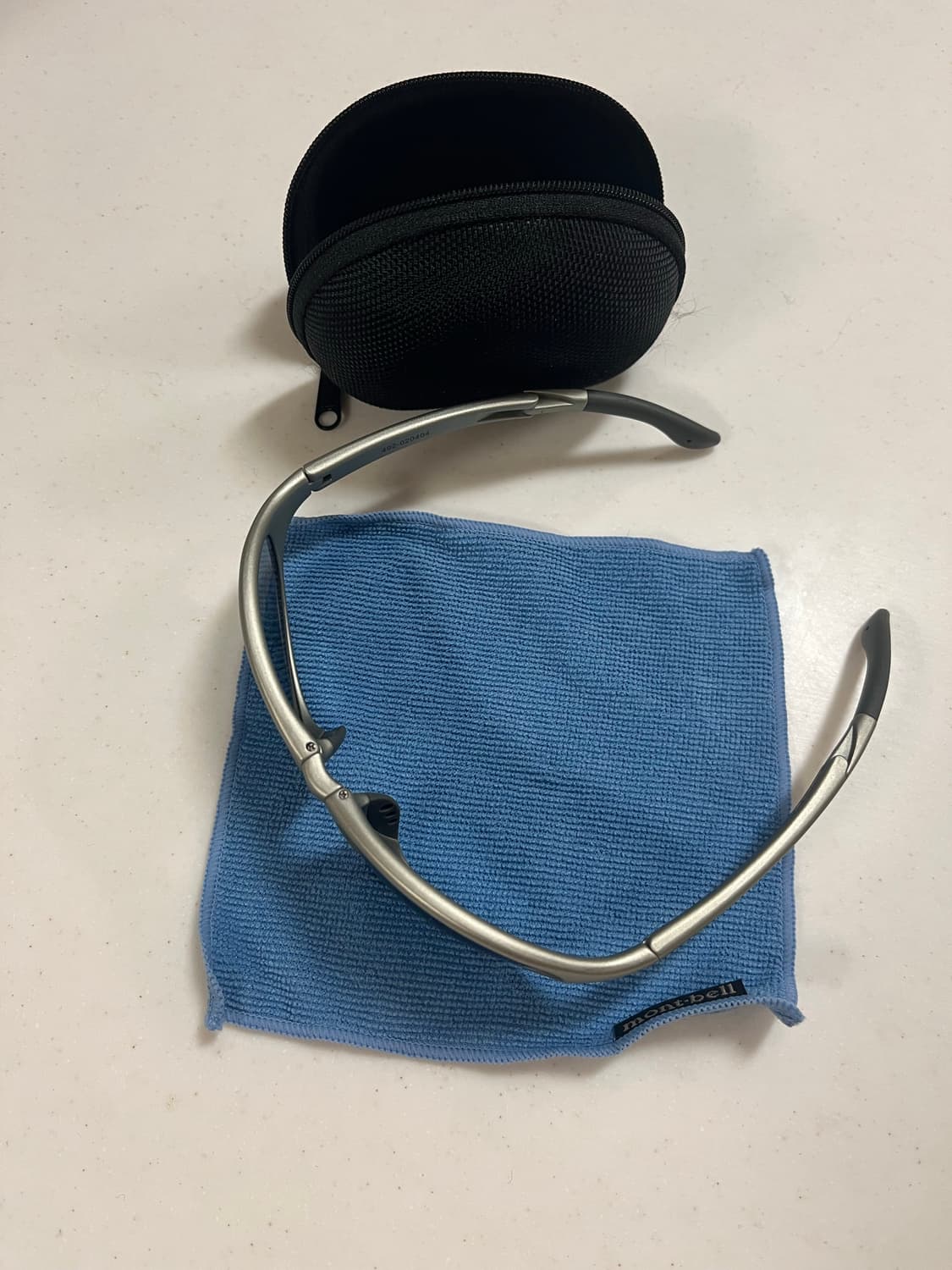 몽벨 트레킹 선글라스 실버 메탈릭 라이트 그레이 상품이미지4