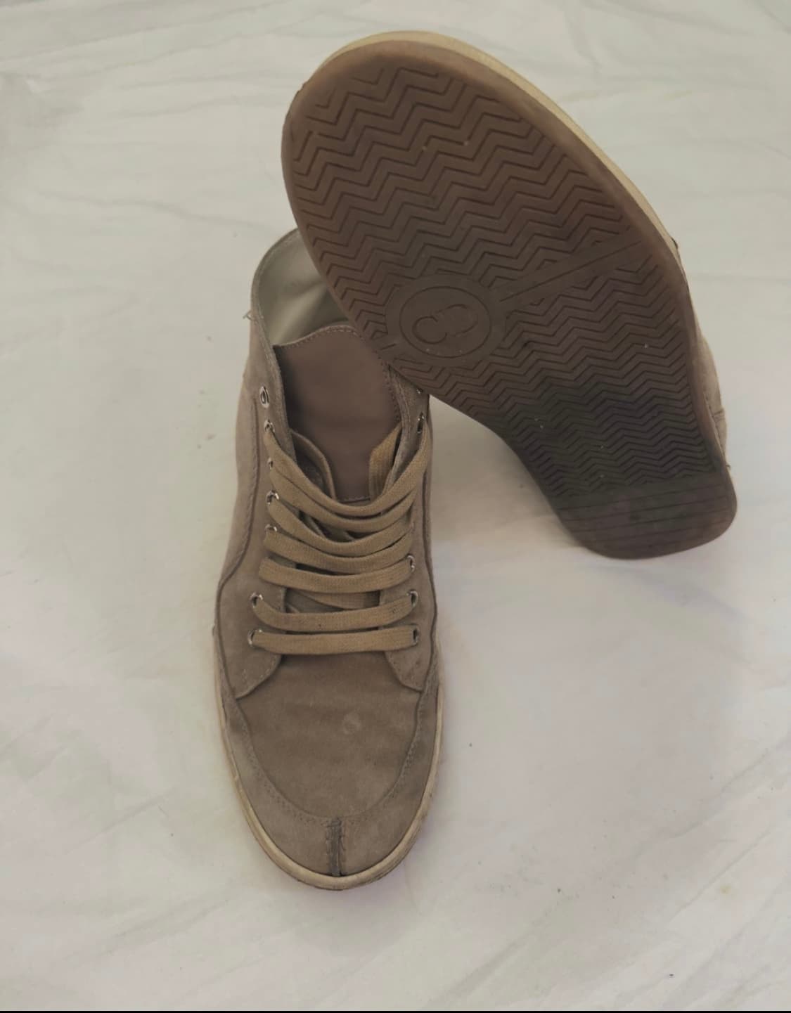 디올 옴므 스웨이드 미드탑 스니커즈 상품이미지4