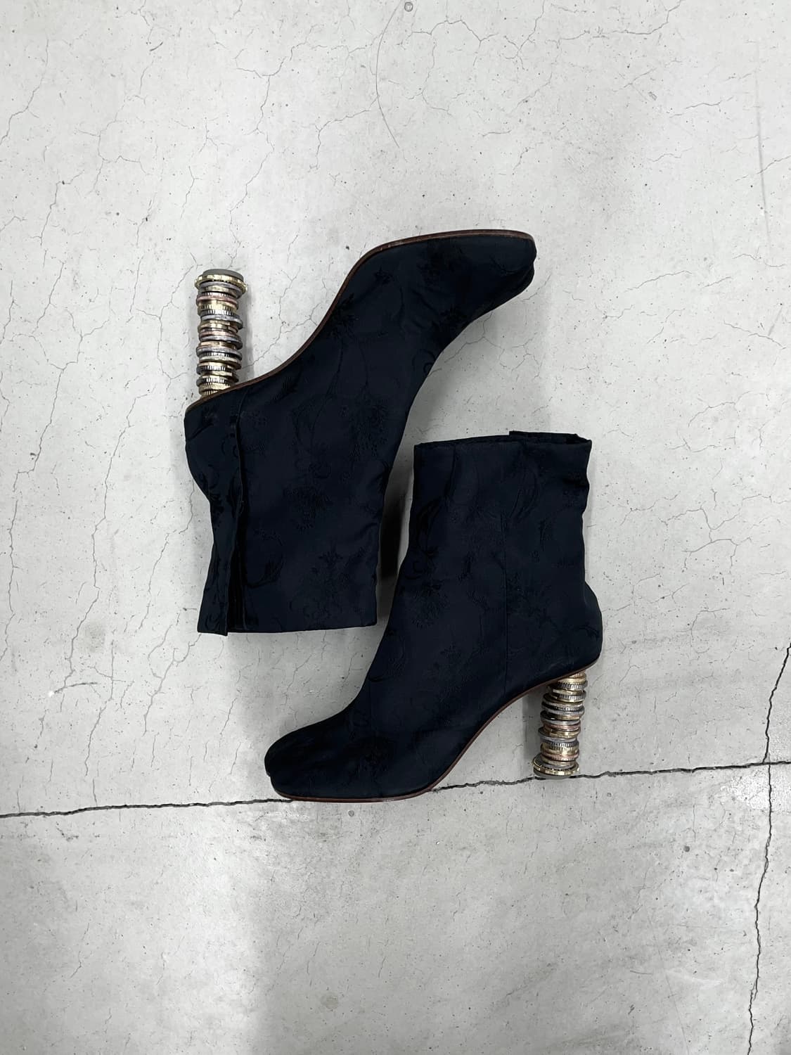 VETEMENTS FW18 COIN HEEL BOOTS (38) 상품이미지2