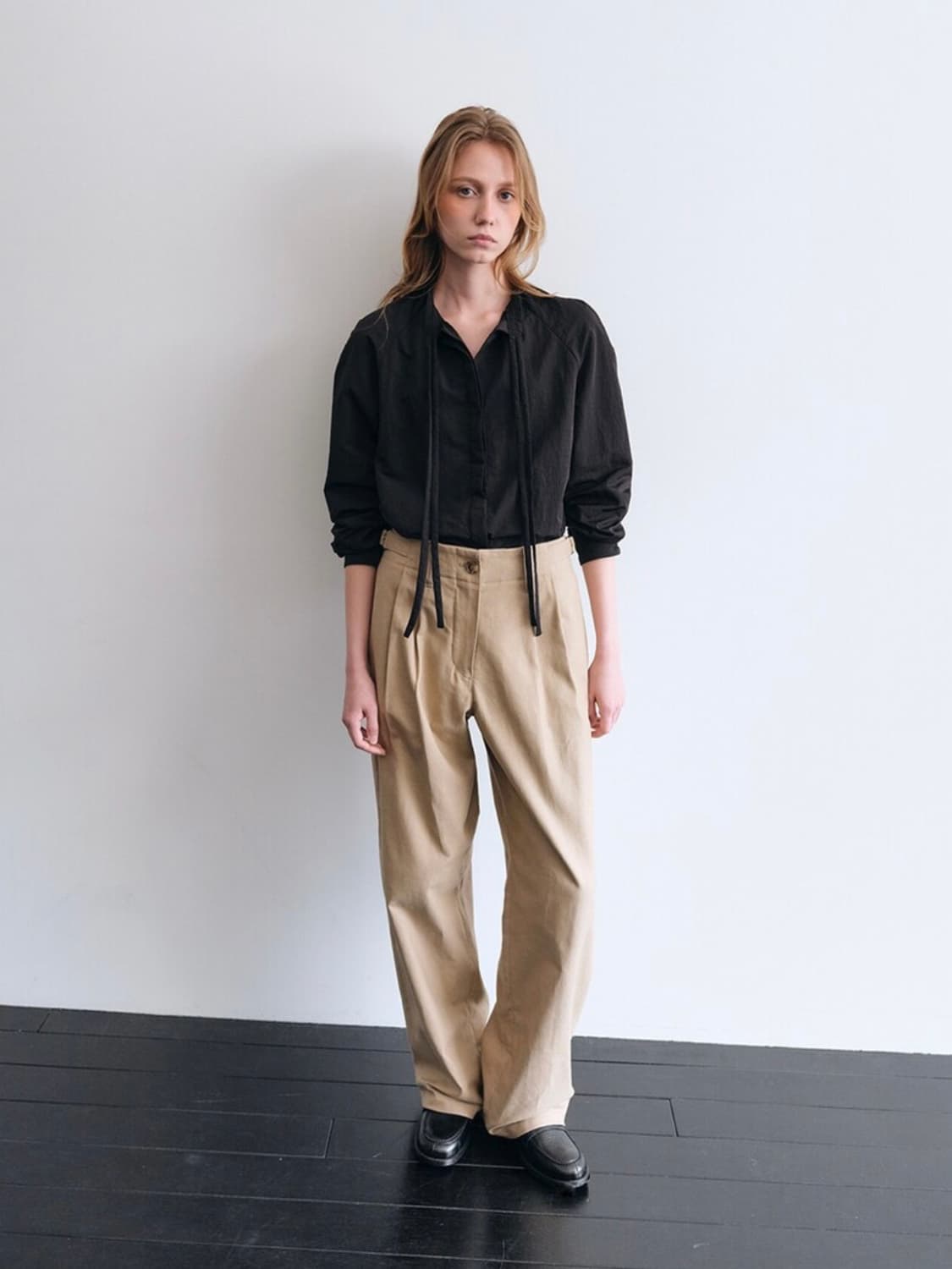 루누이 리본 타이 셔츠 상품이미지1