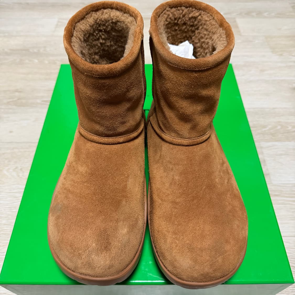 [S급/42] 보테가 베네타 시어링 스웨이드 어그 부츠 브라운 상품이미지3