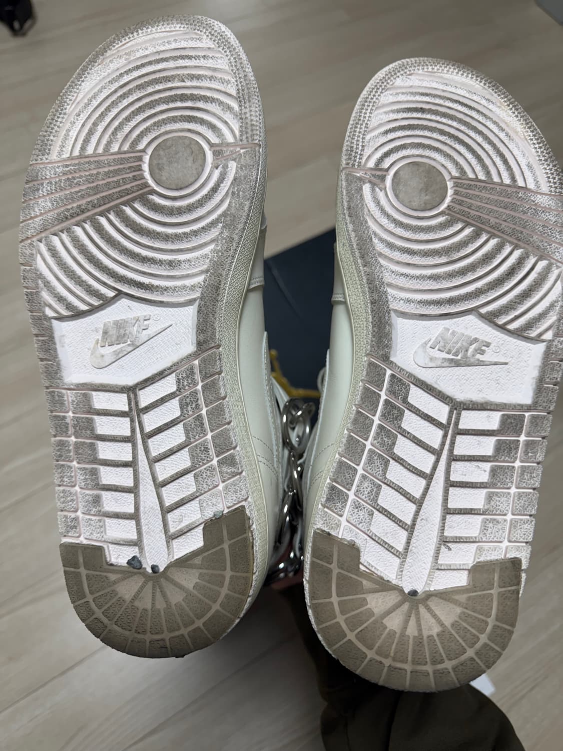 꼼데 나이키 조던1 275 상품이미지4