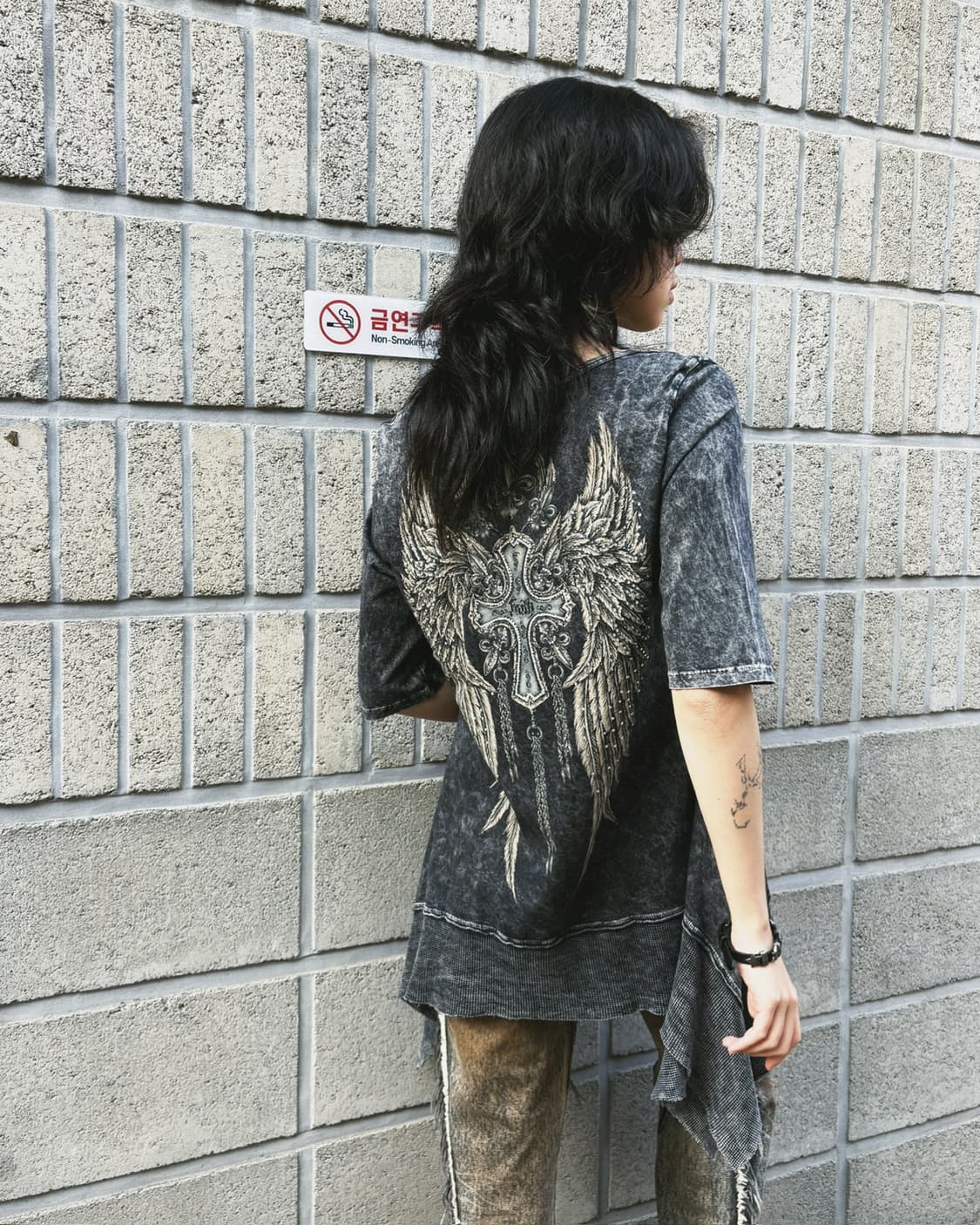 큐빅 디테일 언발란스 티셔츠 상품이미지7