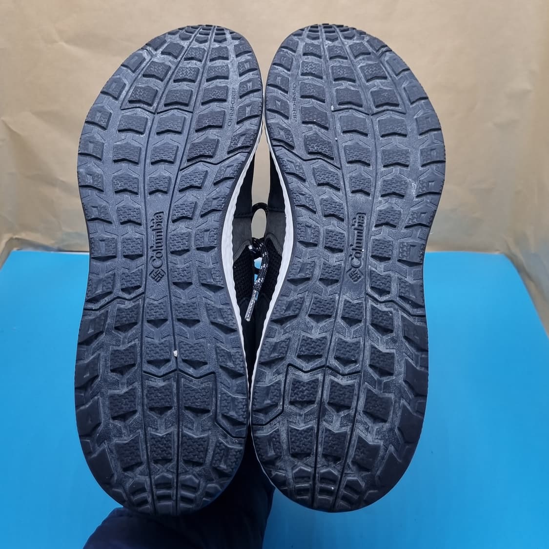 컬럼비아 아웃드라이 미드 트레킹화280 상품이미지3