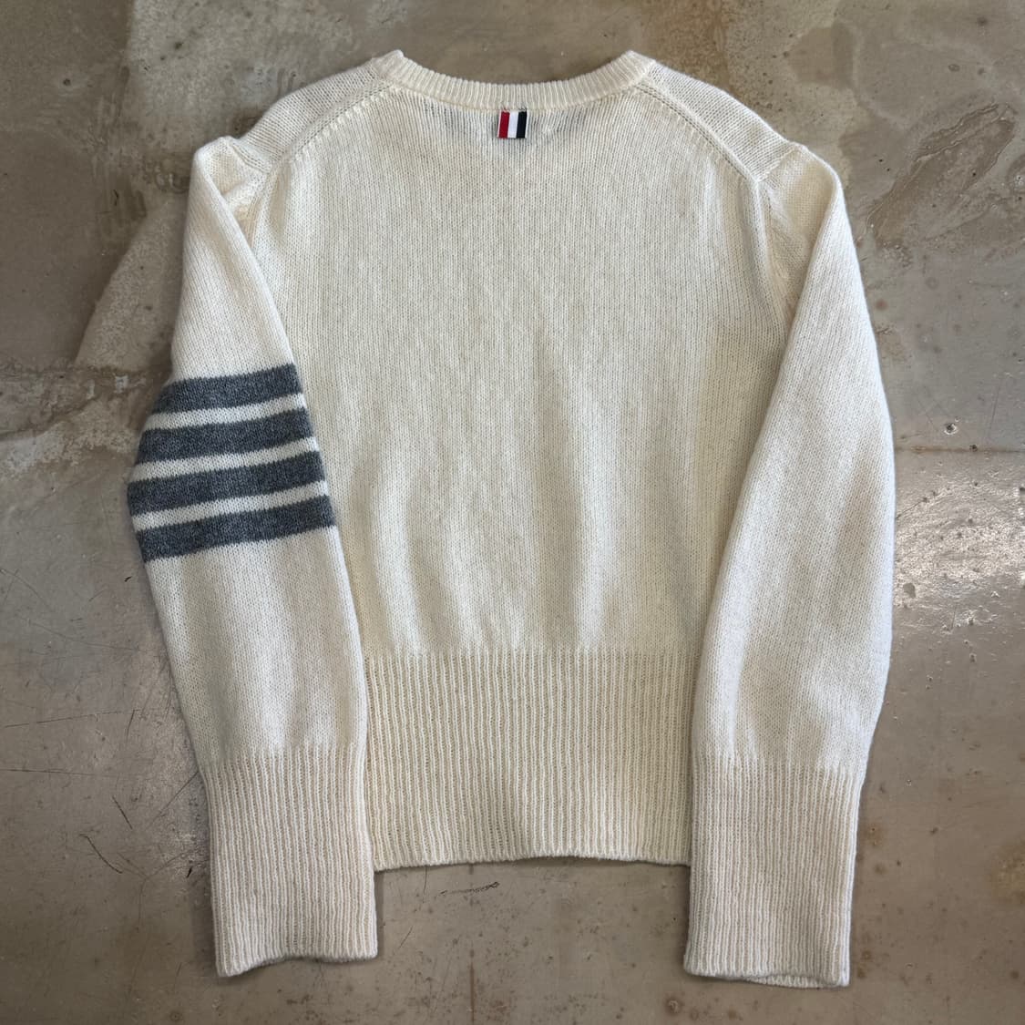 3 톰브라운 그레이 완장 아이보리 울 니트 상품이미지3