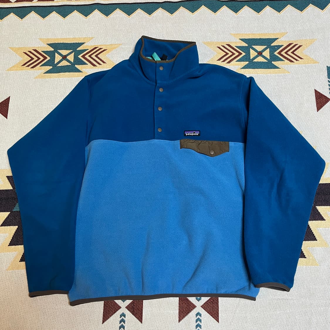 파타고니아 신칠라 스냅티 L 트래비스 스캇 착용 상품이미지2