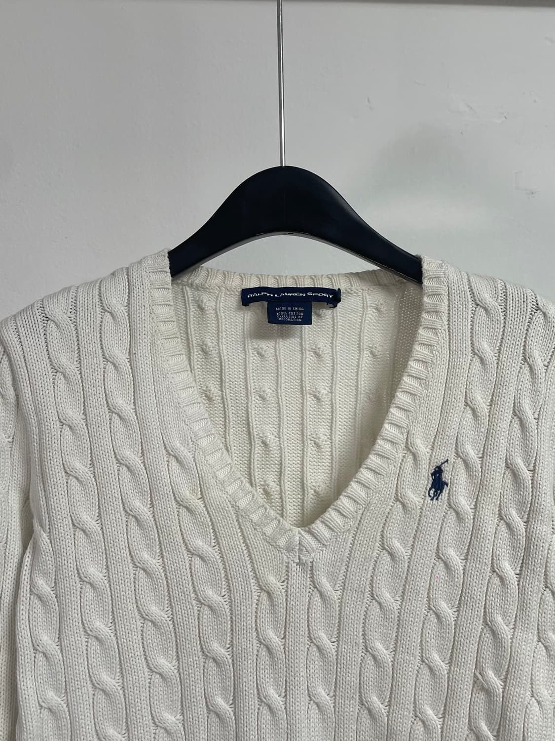 폴로 랄프로렌 우먼스 화이트 케이블 브이넥 니트 (on.43) 상품이미지2
