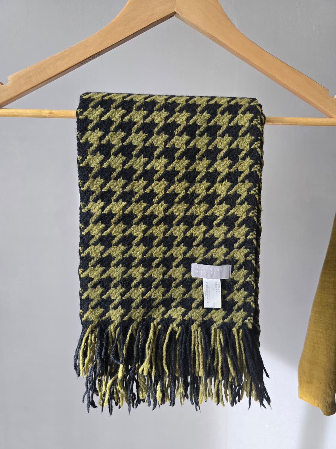 마가렛호웰 올리브그린 블랙  하운드투스 울 머플러 상품이미지7