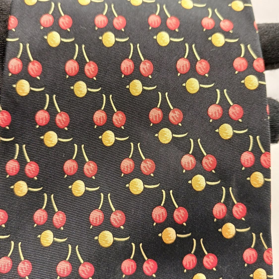 지방시 실크 블랙 체리 패턴 넥타이 9.7cm A+등급 A18789
 상품이미지6