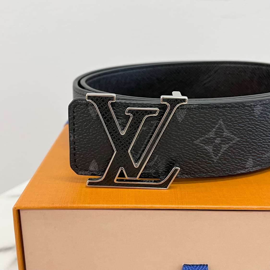 [S+급/25SS] 루이비통 LV 이니셜 리버서블 벨트 40mm 상품이미지2