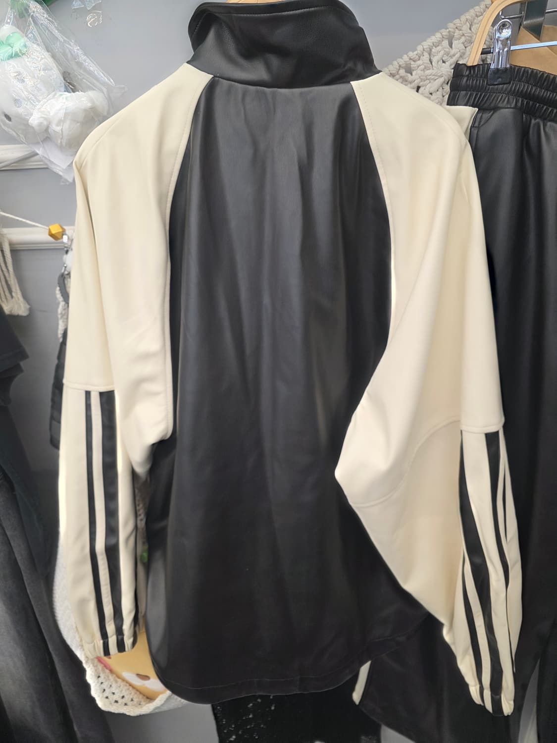 새상품)널디 에코 레더 트렉 져지 셋업 M 상품이미지5