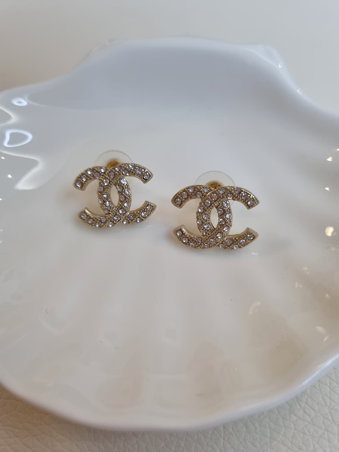 샤넬 퀼팅 샴페인골드 CC로고 귀걸이 업사이클링 상품이미지3
