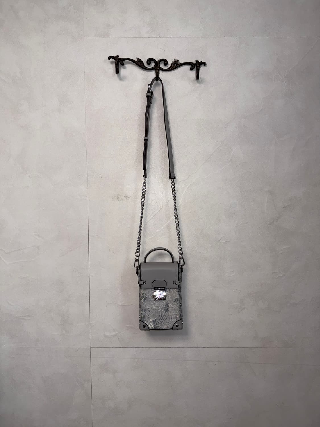 Silver oriental jacquard chain cross bag 상품이미지2