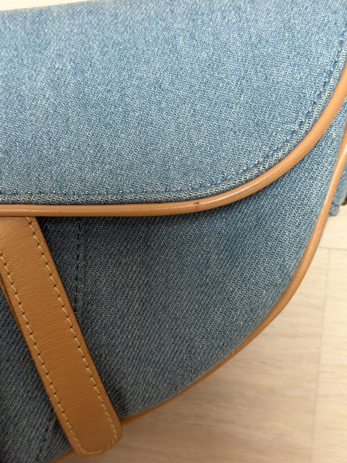 디올 새들백 데님 연청 상품이미지5