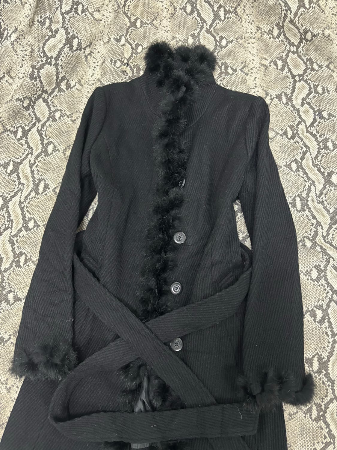 Minimal Design Fur&Button Detail Coat  상품이미지7