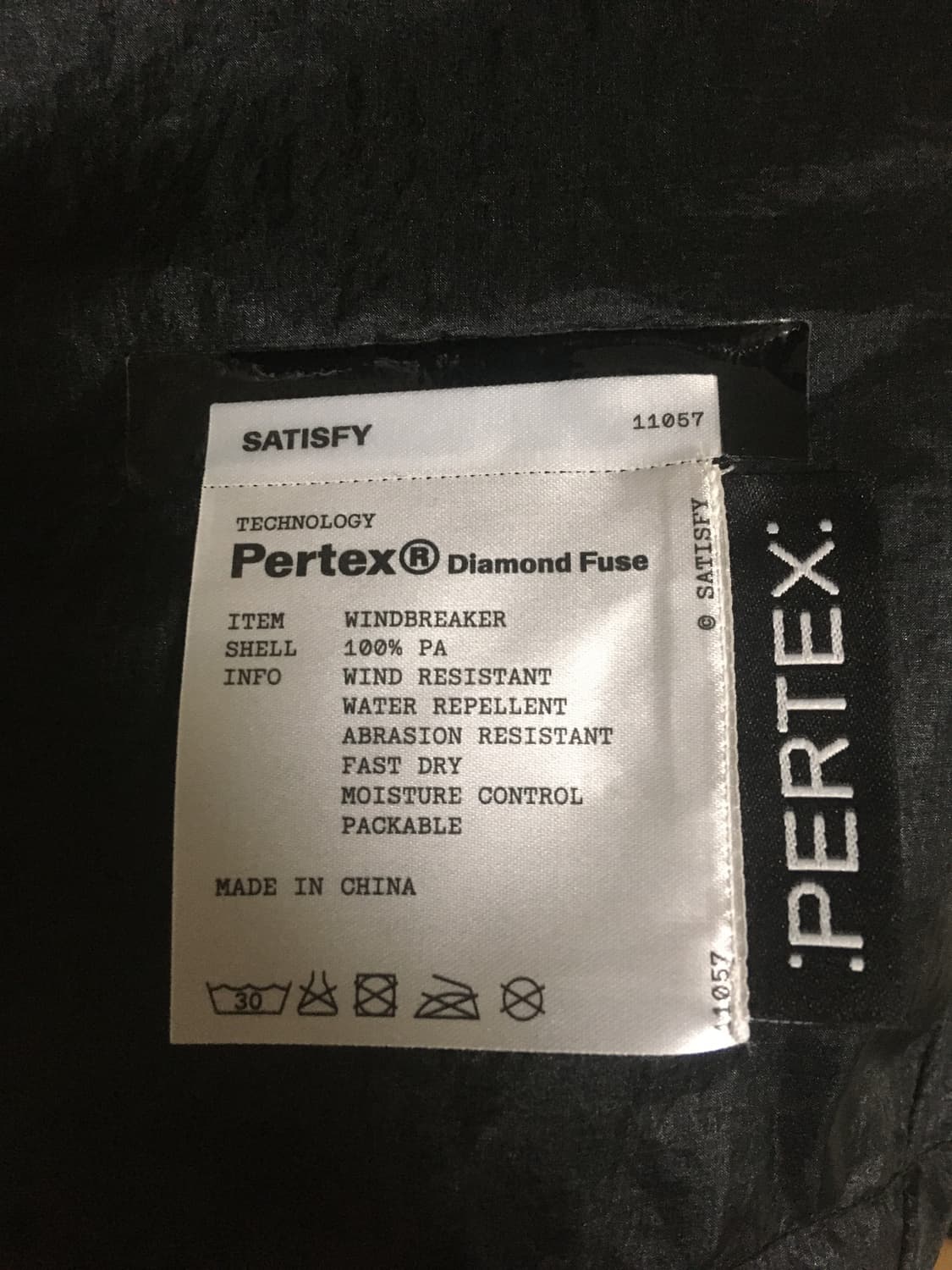 Satisfy 새티스파이 pertex 바람막이 블랙 판매합니다 상품이미지6