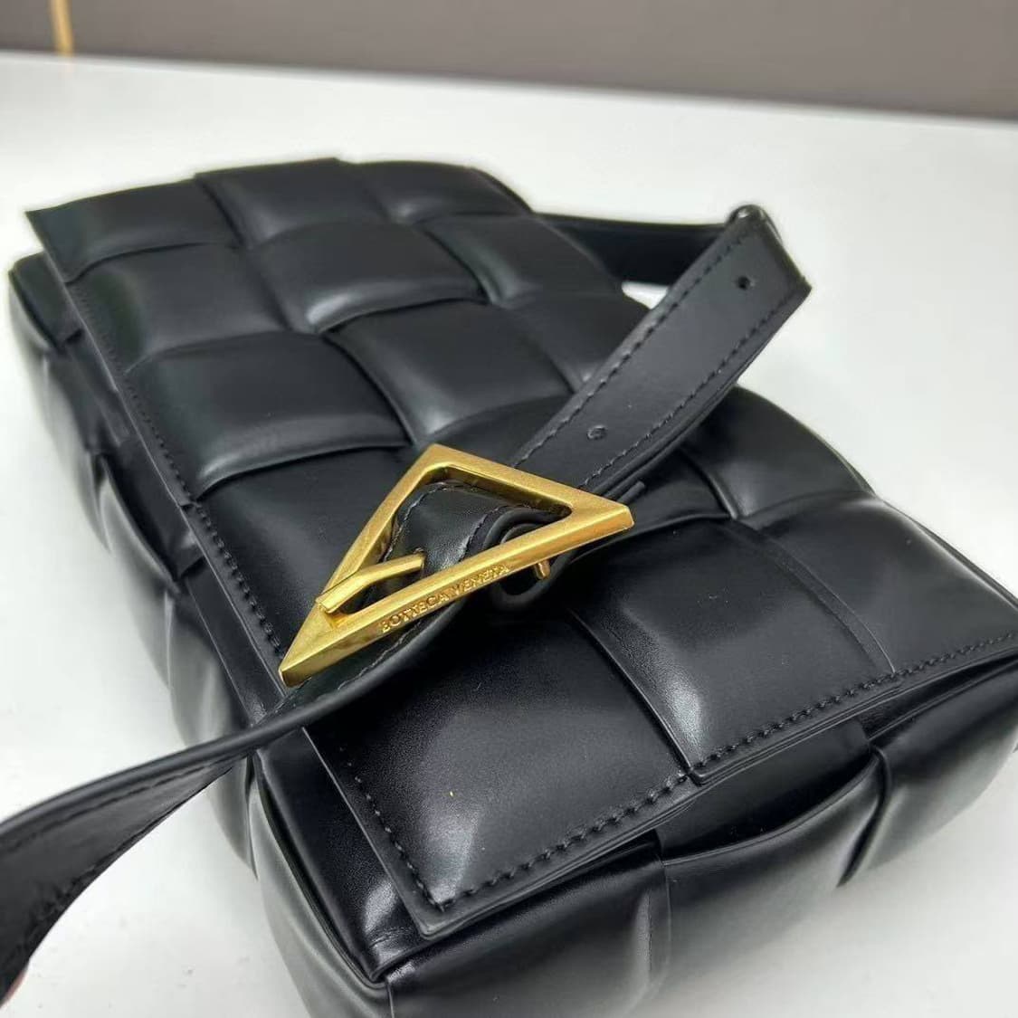 보테가 베네타(Bottega Veneta) 카세트 백 상품이미지8