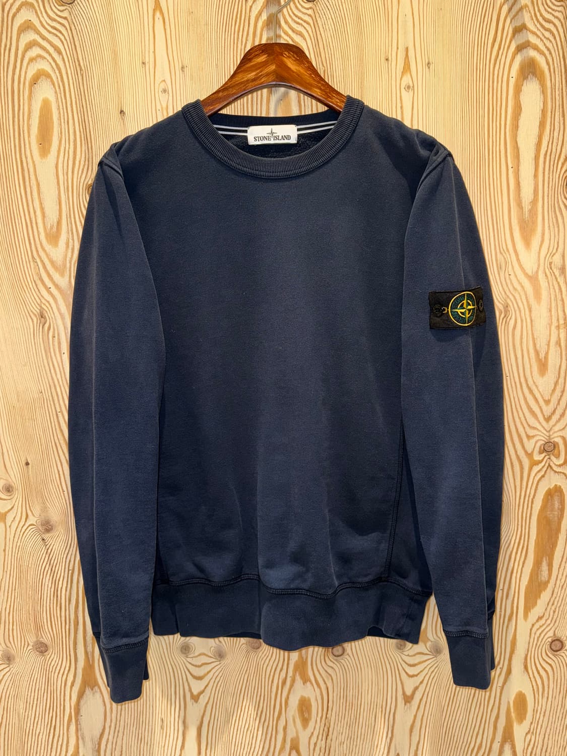 스톤아일랜드 나침반 패치 맨투맨 상품이미지1